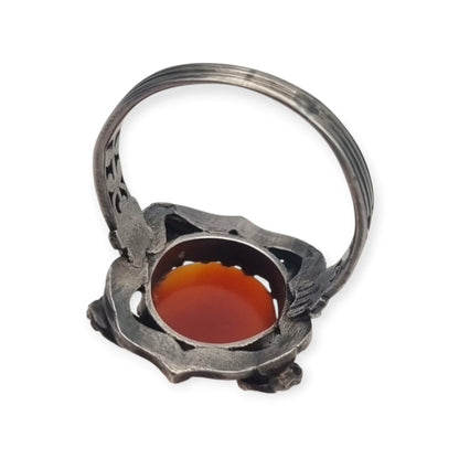 Anillo antiguo Art Déco de plata y cornalina con decoración floral, Francia años 50