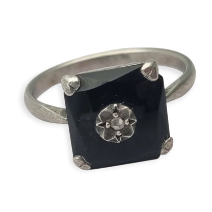 Anillo antiguo Art Déco de plata, ónix negro y topacio, circa 1920-1935