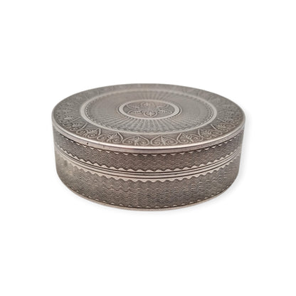 French Belle Époque round guilloché silver box by Albert Deflon, Paris, 1907–1920