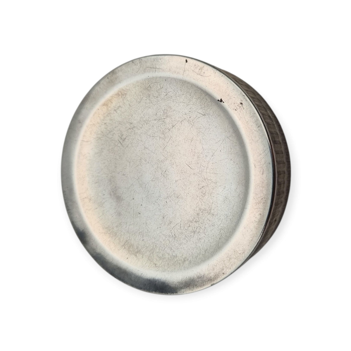 French Belle Époque round guilloché silver box by Albert Deflon, Paris, 1907–1920