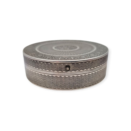 French Belle Époque round guilloché silver box by Albert Deflon, Paris, 1907–1920
