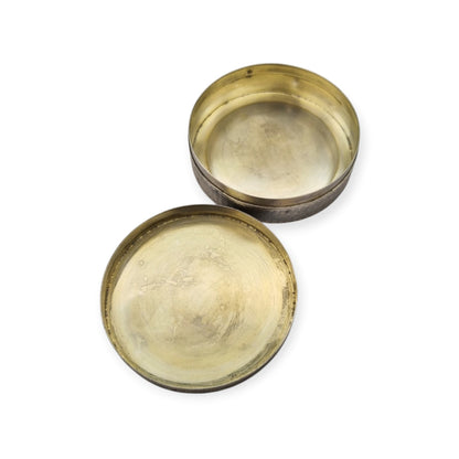 French Belle Époque round guilloché silver box by Albert Deflon, Paris, 1907–1920