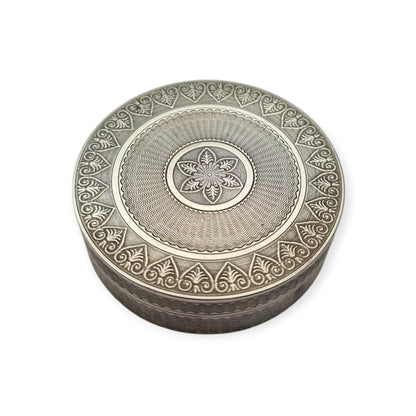French Belle Époque round guilloché silver box by Albert Deflon, Paris, 1907–1920