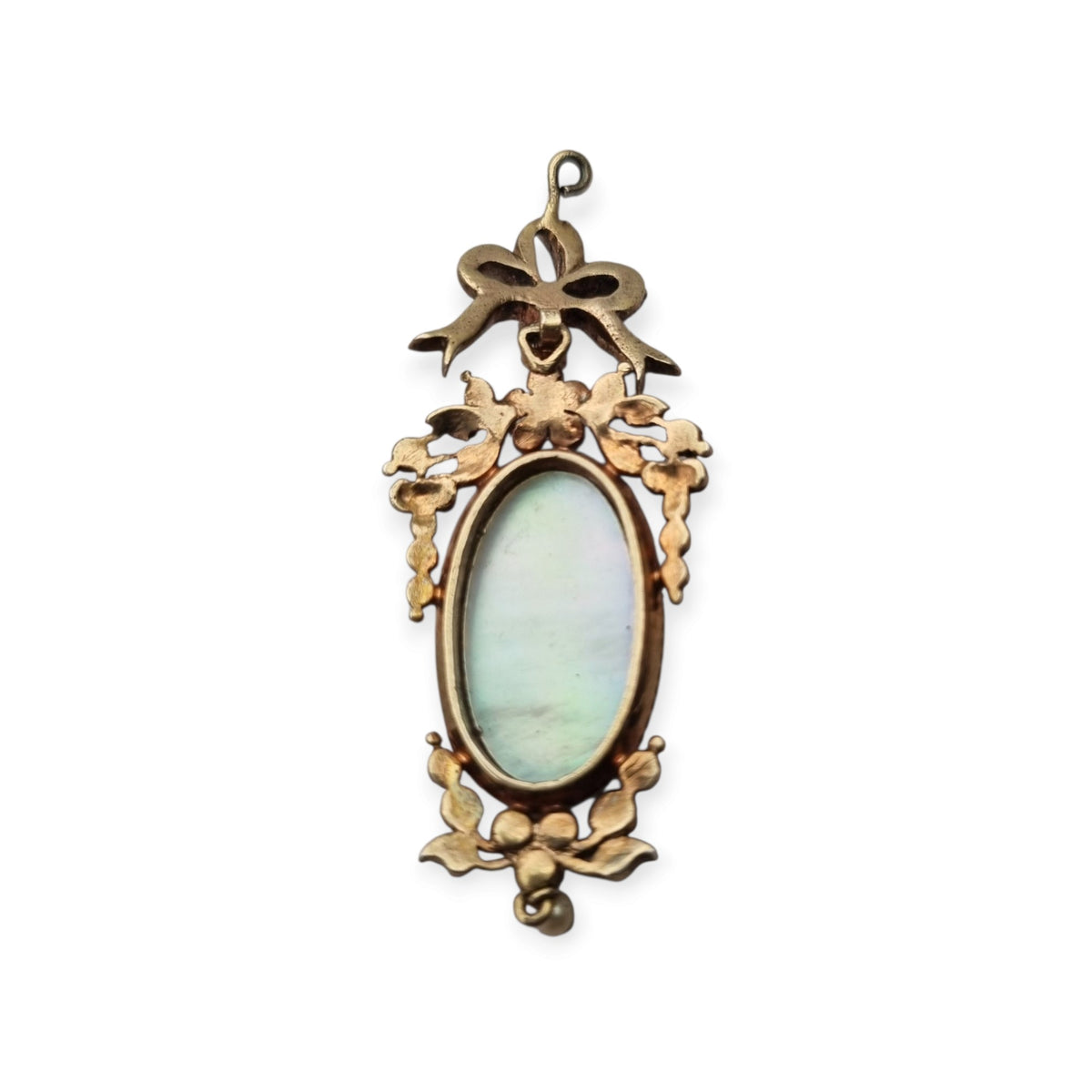 Colgante antiguo de querubín alado en Plata Dorada con Esmalte, Perlas y Gemas, ca. 1870–1890