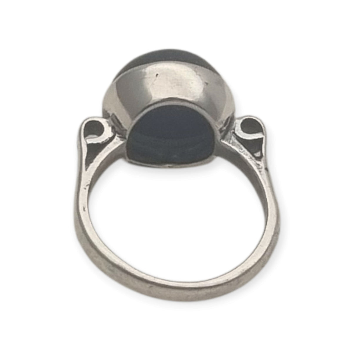 Classic Vintage Silver Ring with Oval Lapis Lazuli and Scrollwork Sides, 1980s–90s