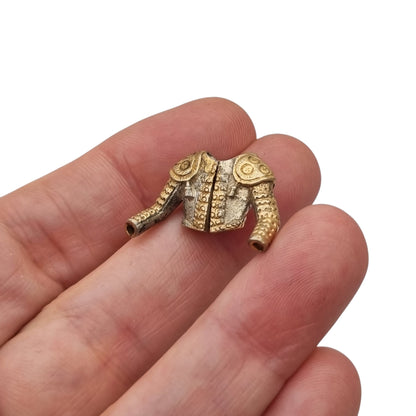 Colgante vintage de plata bicolor con forma de chaquetilla de torero, España, ca. 1990–2000