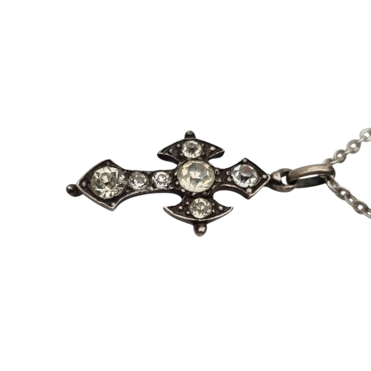 Collar antiguo Victoriano de plata con cruz y pedrería facetada, Europa, ca. 1880–1910