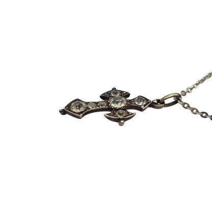 Collar antiguo Victoriano de plata con cruz y pedrería facetada, Europa, ca. 1880–1910