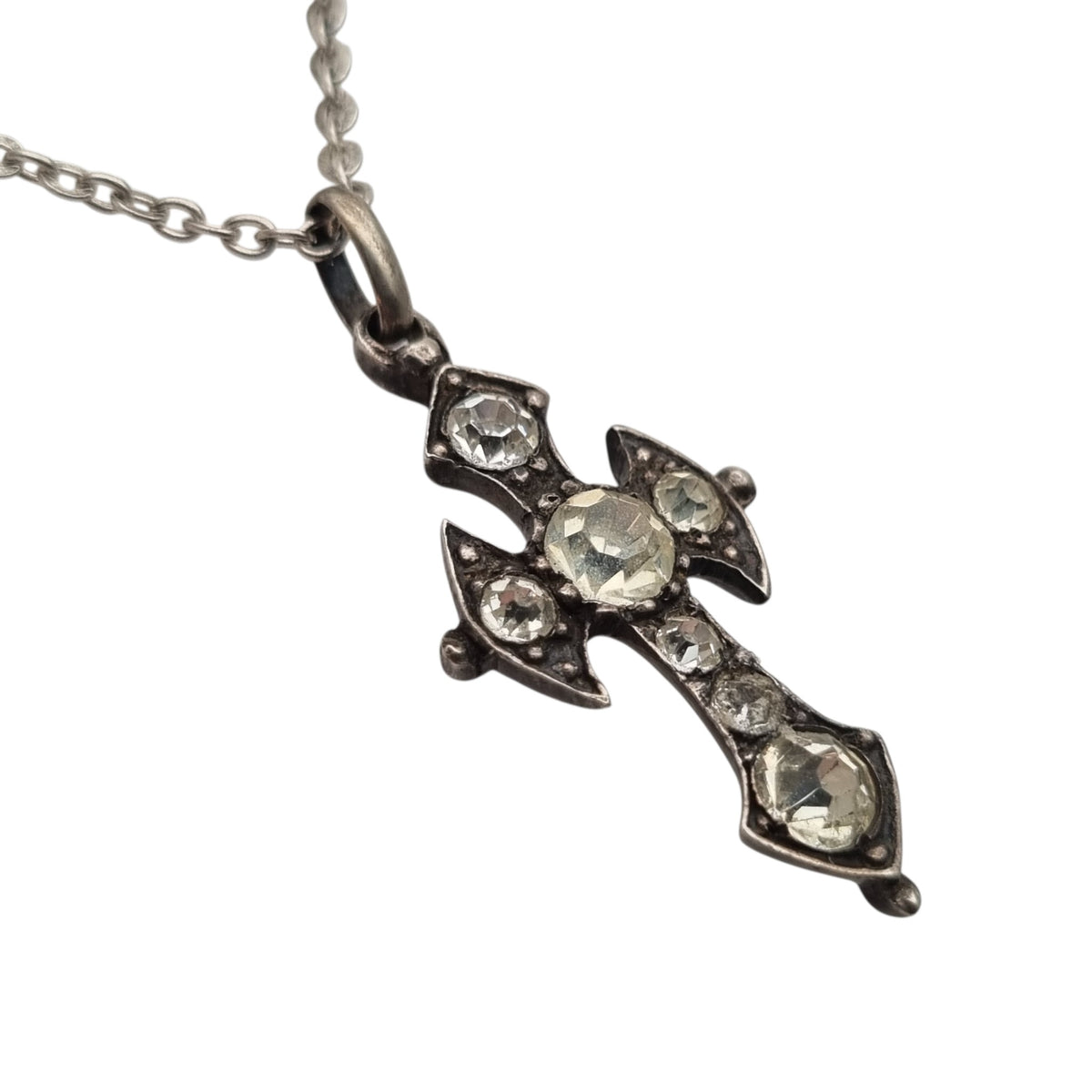 Collar antiguo Victoriano de plata con cruz y pedrería facetada, Europa, ca. 1880–1910