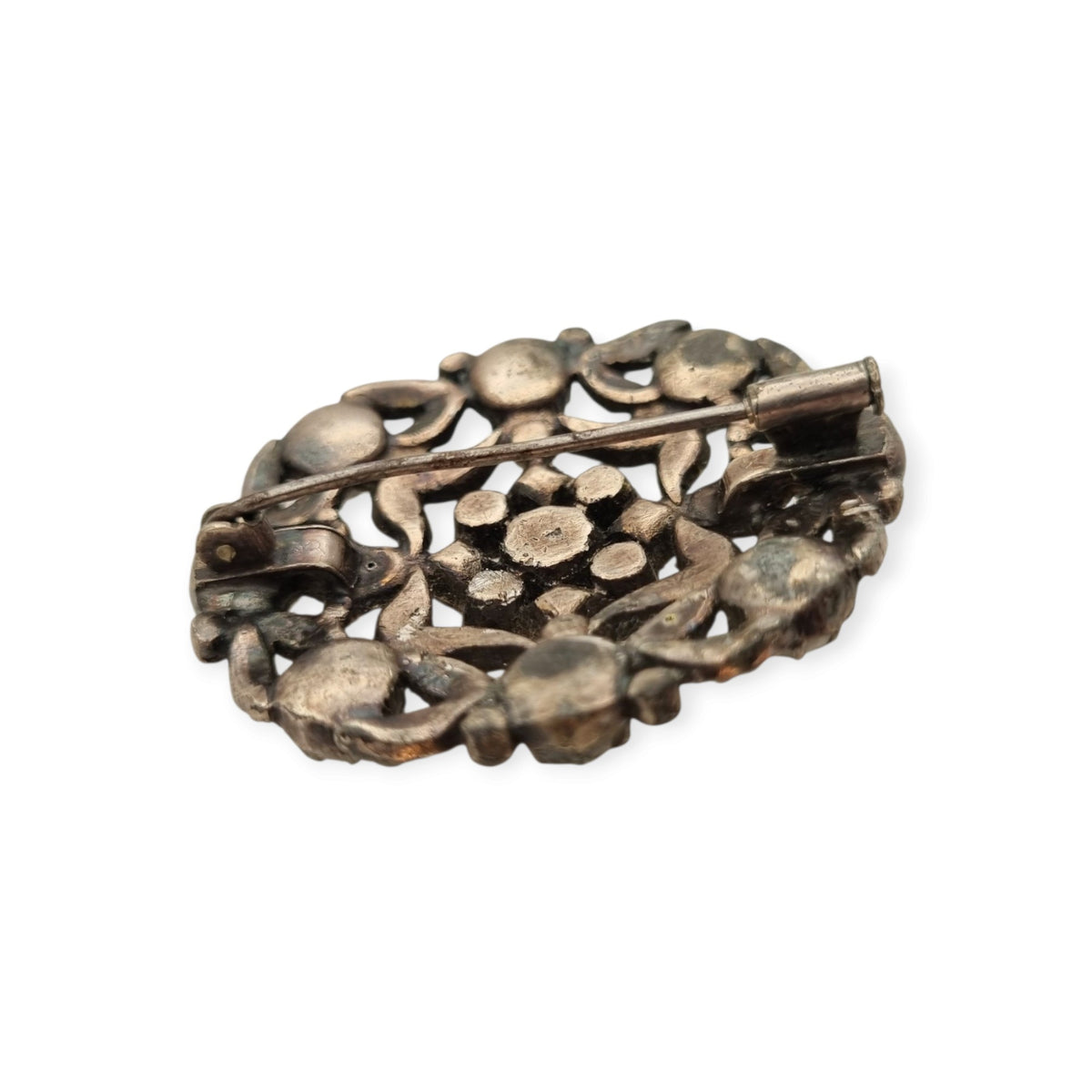 Broche vintage Art Déco de bisutería con pedrería y decoración floral, estilo Hollywood, Europa, ca. 1940–1950