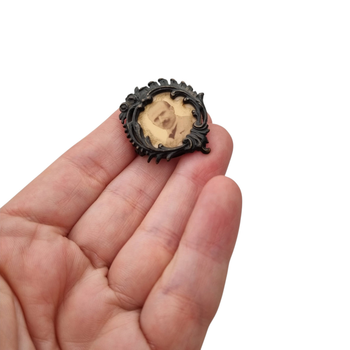 Antique Art Nouveau mourning and sentimental jewelry brooch with photographic portrait, Europe, ca. 1900–1920