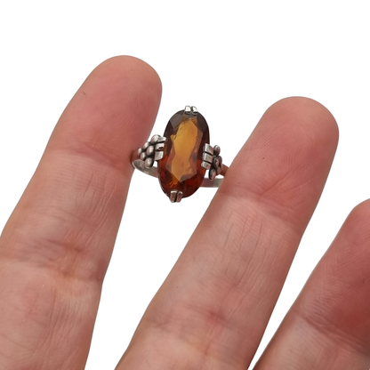 Anillo vintage de estilo Art Déco en plata con cristal coñac facetado, Europa, ca. 1950–1960