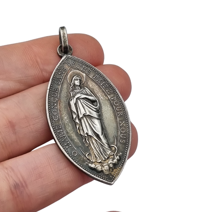 Medalla religiosa antigua en plata Virgen Inmaculada Lyon circa 190
