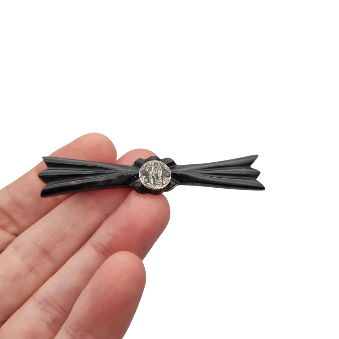 Art Deco vulcanite brooch, religious mourning jewelry, Virgin of Lourdes, circa 1930-1940.
