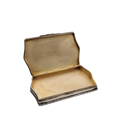 Art Nouveau rectangular box in 800 silver, Europe, circa 1910, engraved floral decoration and central monogram