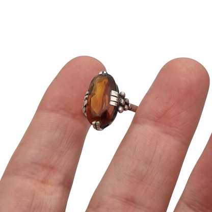 Anillo vintage de estilo Art Déco en plata con cristal coñac facetado, Europa, ca. 1950–1960
