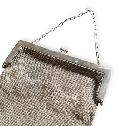 Bolso antiguo Belle Époque de malla de plata 800 con borlas, flecos y boquilla floral, Europa, ca. 1900–1920