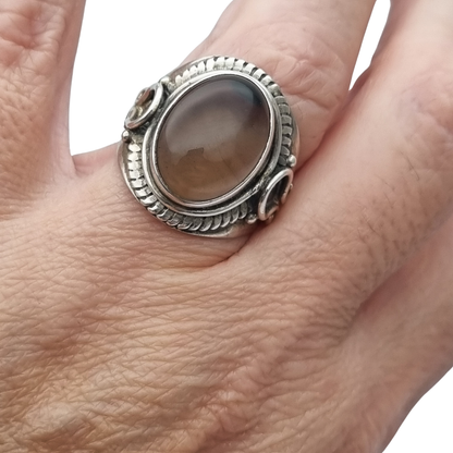 Anillo boho vintage de plata 925 con cabujón ovalado translúcido, circa 1990