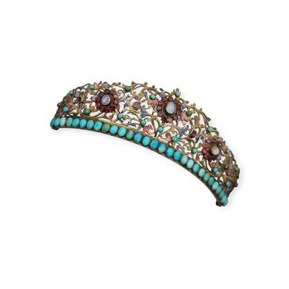 Tiara victoriana austrohúngara en plata dorada con turquesas, granates y piedra de luna, romántico tardío, ca. 1880–1900
