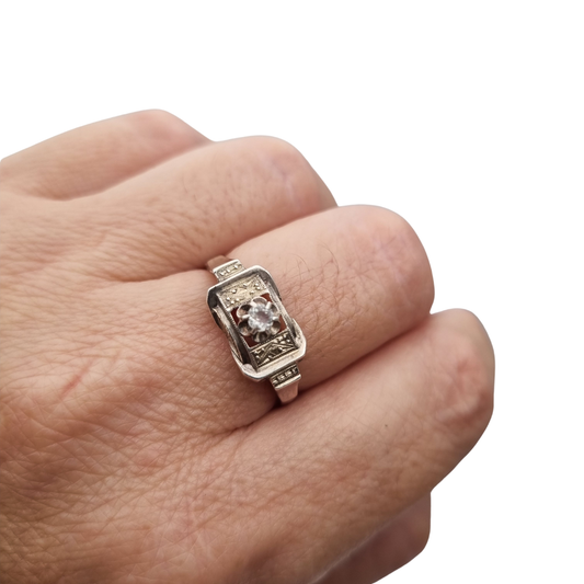 Anillo Art Déco de plata y pedrería transparente, Francia circa 1940-1950