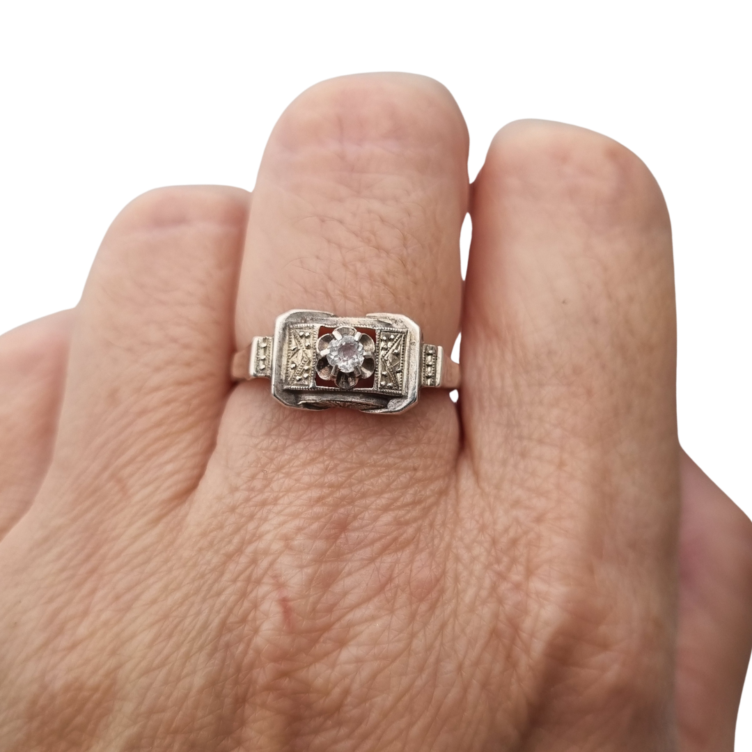 Anillo Art Déco de plata y pedrería transparente, Francia circa 1940-1950