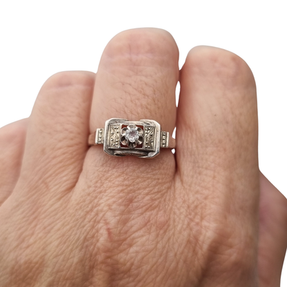 Anillo Art Déco de plata y pedrería transparente, Francia circa 1940-1950