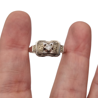 Anillo Art Déco de plata y pedrería transparente, Francia circa 1940-1950