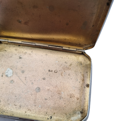 European 800 silver cigarette case with soberly decorated clasp, circa 1940-1950