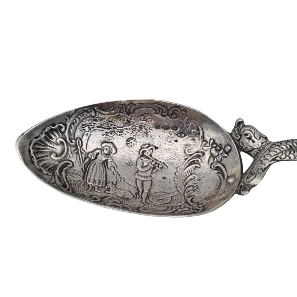 Cuchara de Plata Antigua plata muy decorada San Jorge y el Dragón Escena