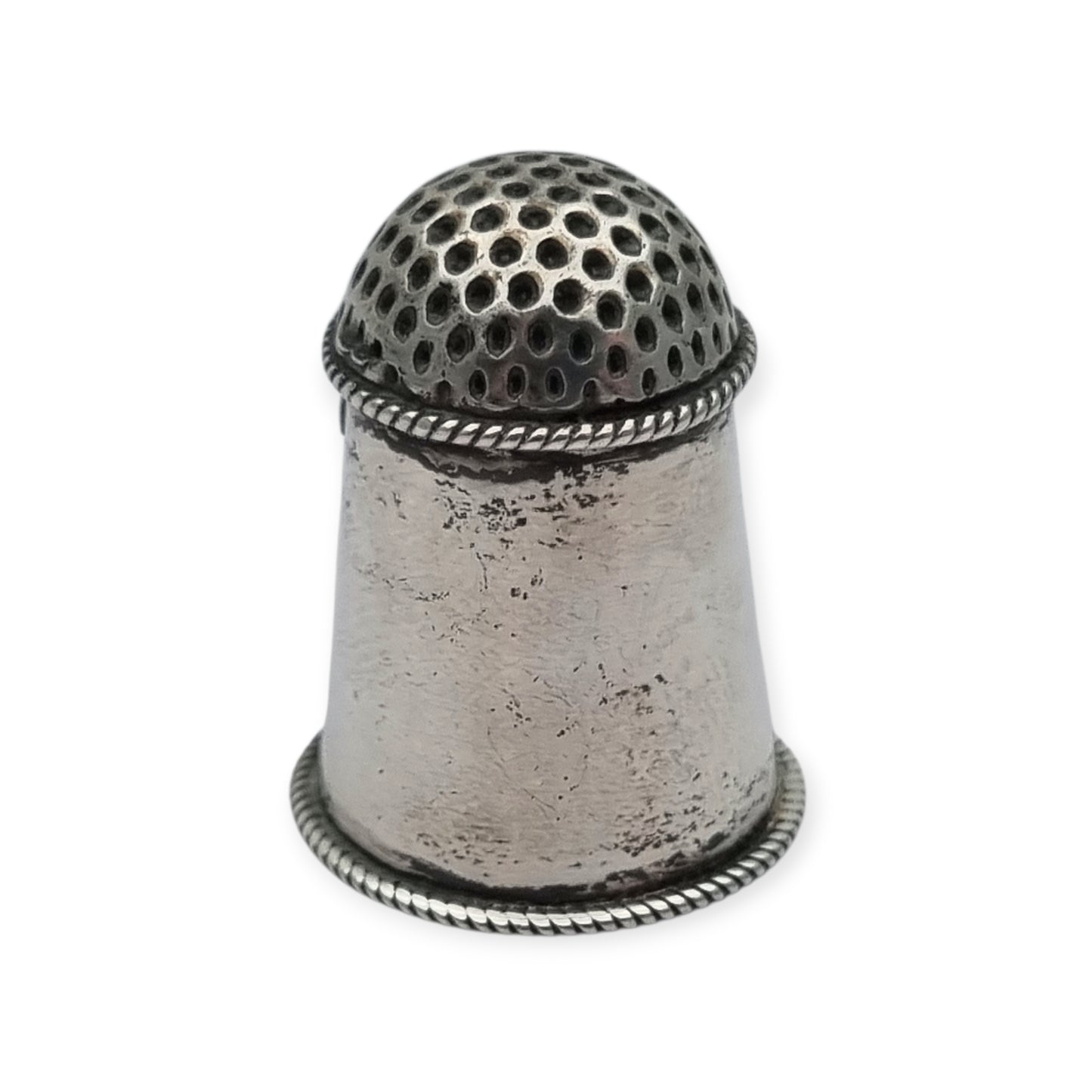 Dedal antiguo en plata decorada con cabujón rojo circa 1960