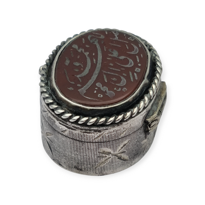 Caja antigua de plata 925 con tapa de cornalina grabada y caligrafía oriental