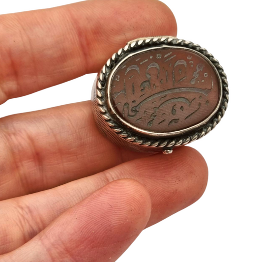 Caja antigua de plata 925 con tapa de cornalina grabada y caligrafía oriental