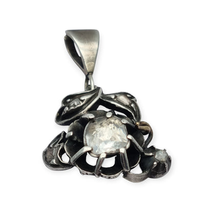 Victorian floral pendant in silver with diamonds and gold details, circa 1890