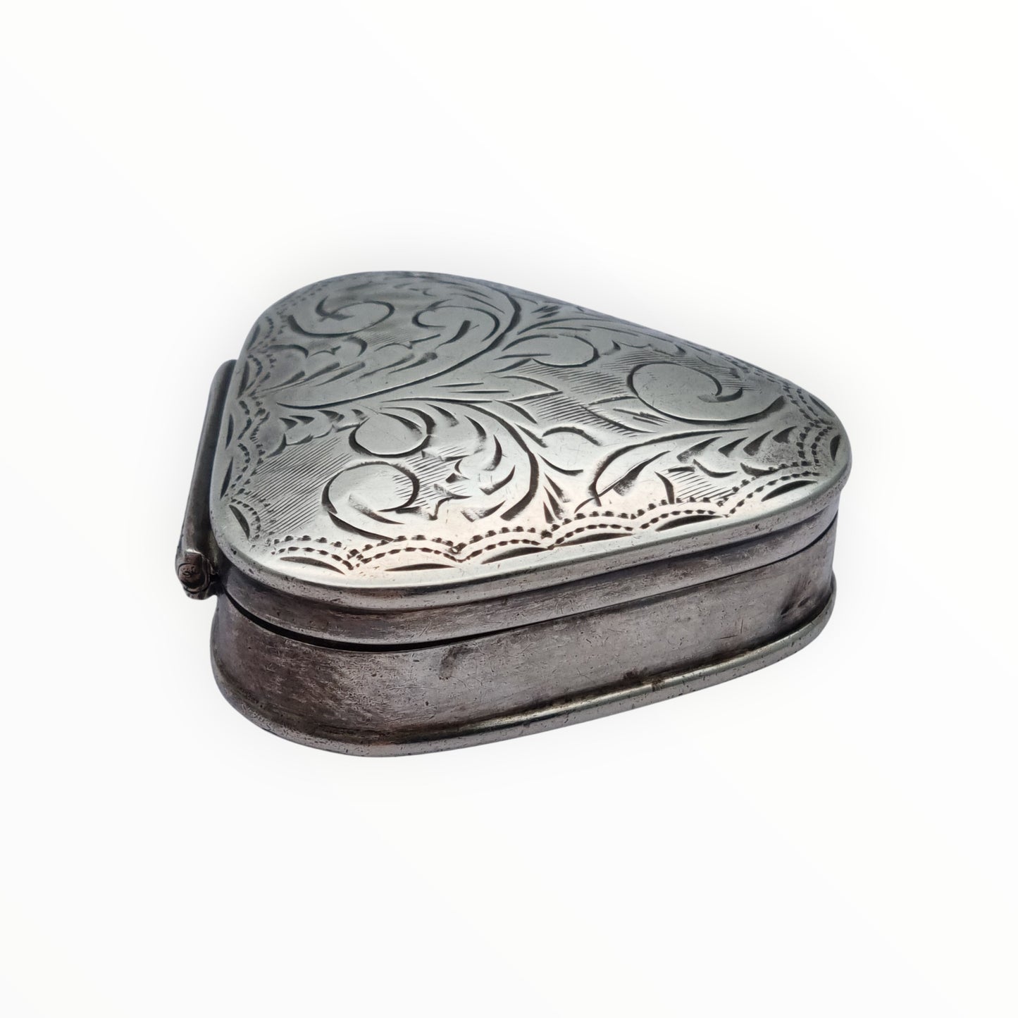 Cajita triangular de plata 925 grabada con bordes redondeados, años 80