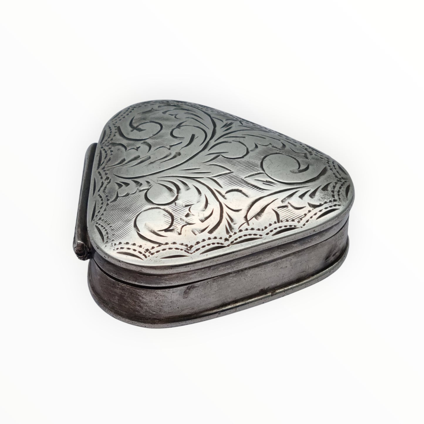 Cajita triangular de plata 925 grabada con bordes redondeados, años 80