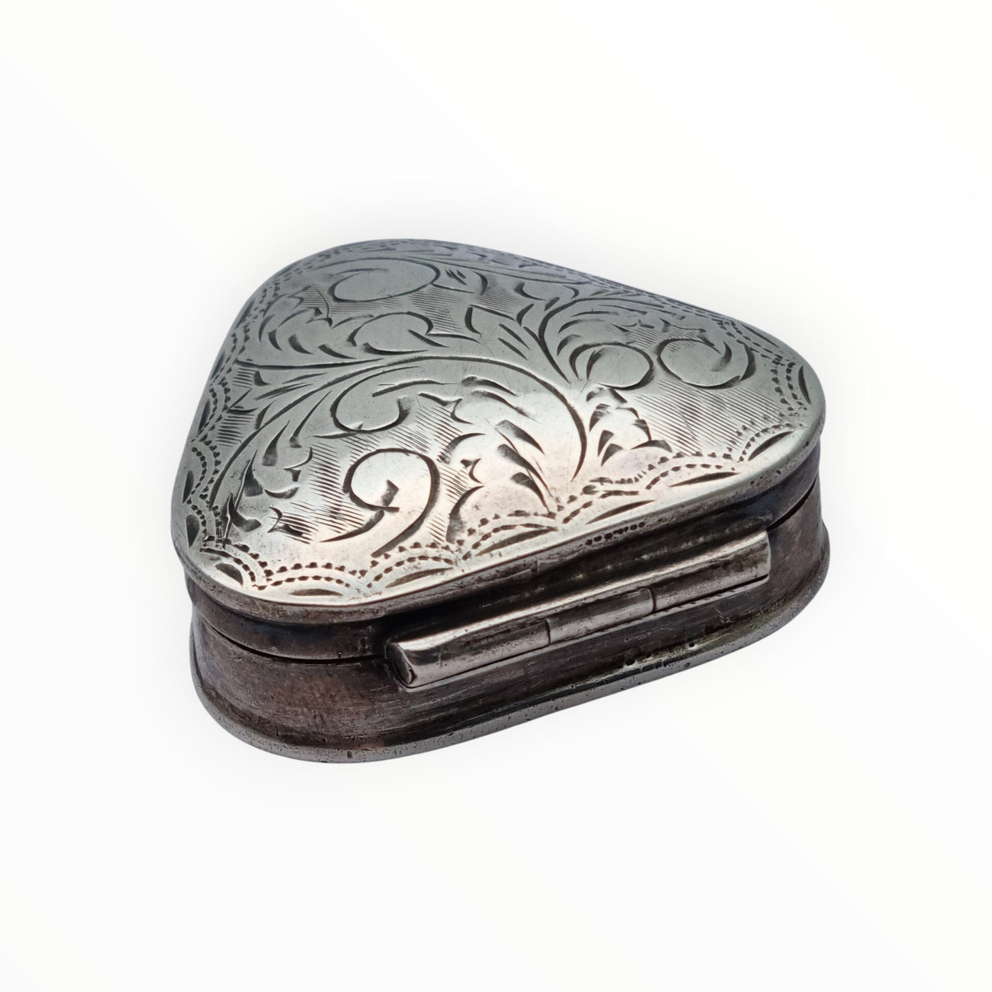 Cajita triangular de plata 925 grabada con bordes redondeados, años 80