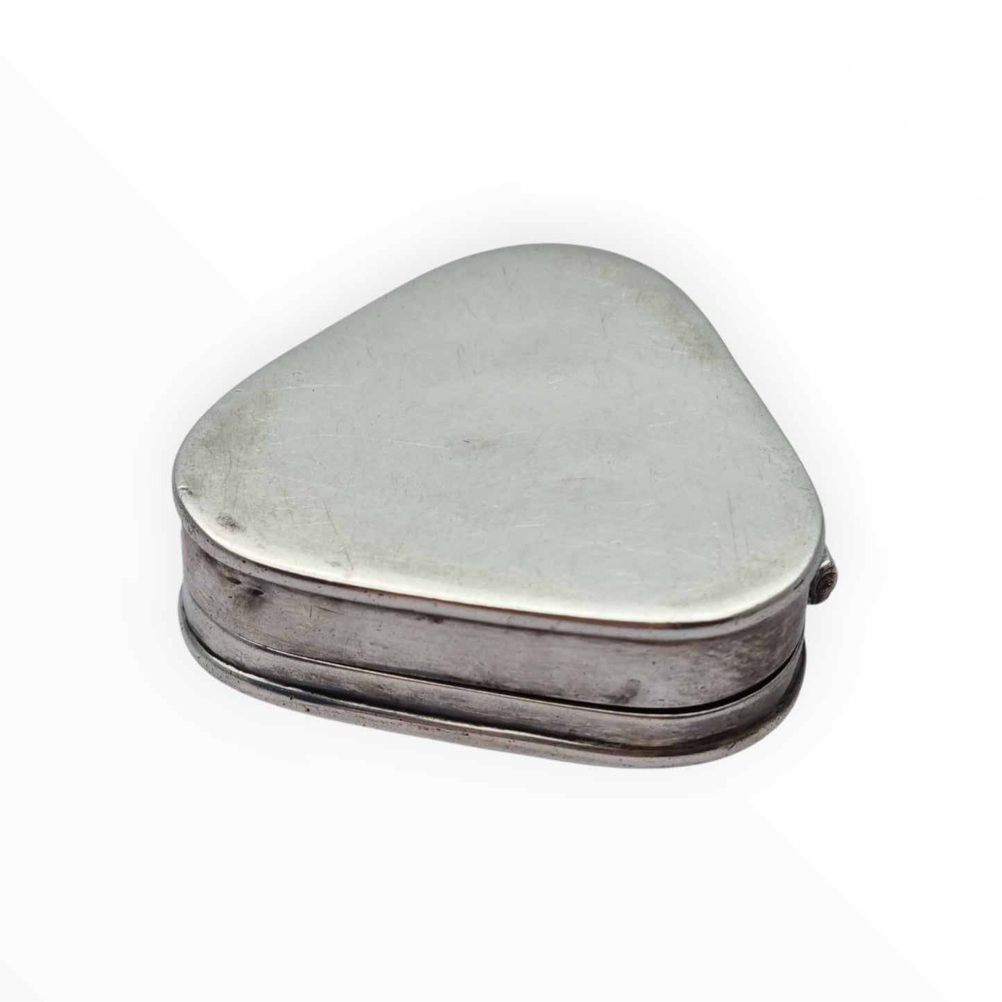 Cajita triangular de plata 925 grabada con bordes redondeados, años 80