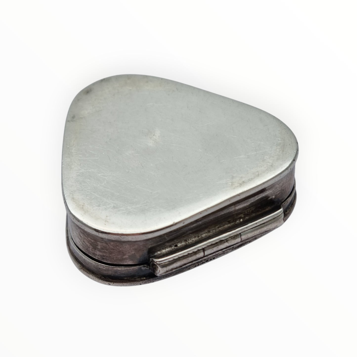 Cajita triangular de plata 925 grabada con bordes redondeados, años 80