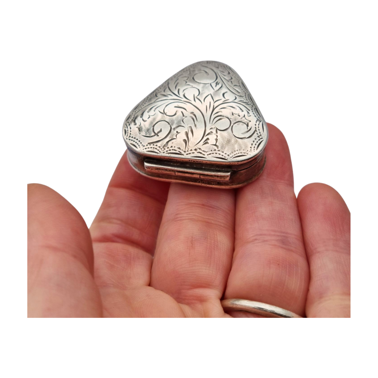 Cajita triangular de plata 925 grabada con bordes redondeados, años 80