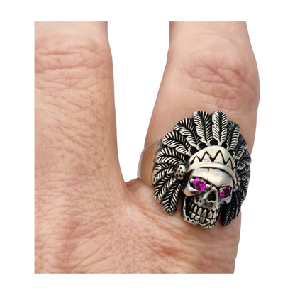 Skull ring in 925 silver with pink rhinestone eyes, 1990s