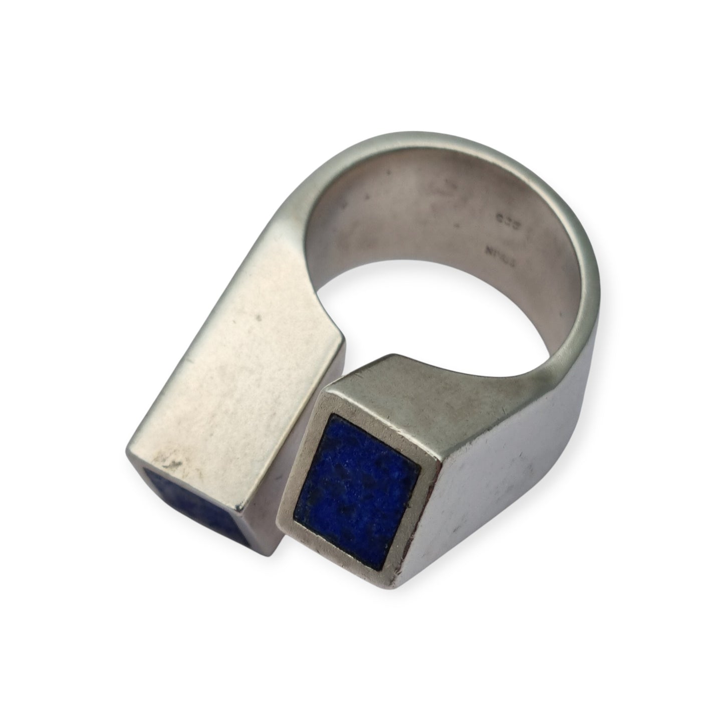 Anillo brutalista en plata 925 con lapislázuli de diseño geométrico, España 1970–1980