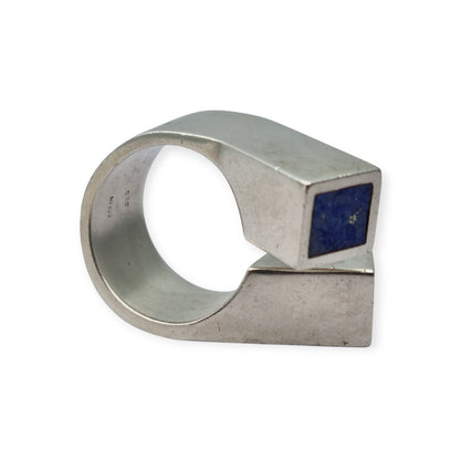 Anillo brutalista en plata 925 con lapislázuli de diseño geométrico, España 1970–1980