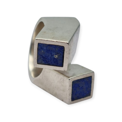 Anillo brutalista en plata 925 con lapislázuli de diseño geométrico, España 1970–1980