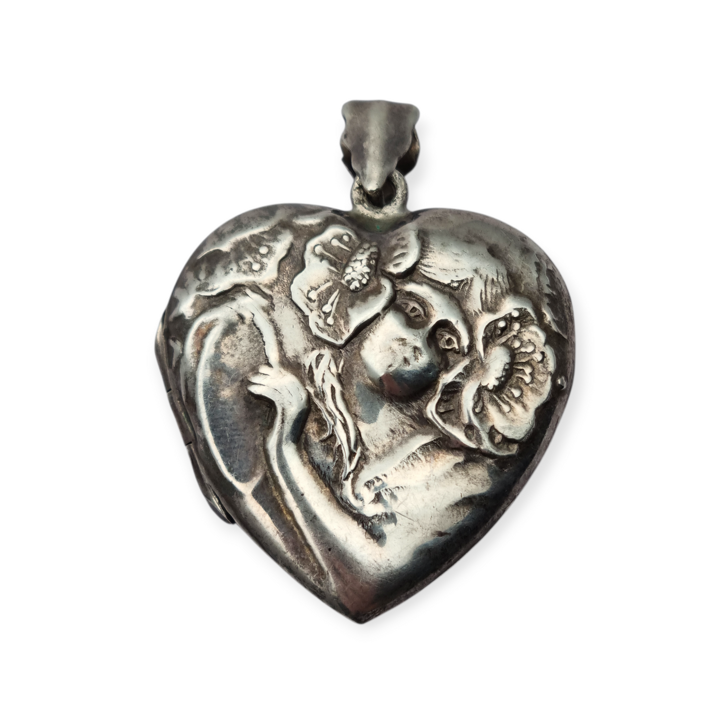 Heart-shaped locket pendant in Art Nouveau style, made of silver, Spain 1970-80