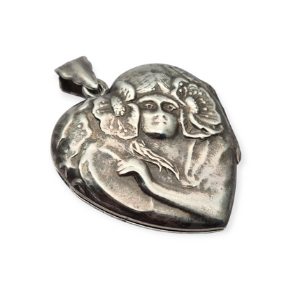 Heart-shaped locket pendant in Art Nouveau style, made of silver, Spain 1970-80