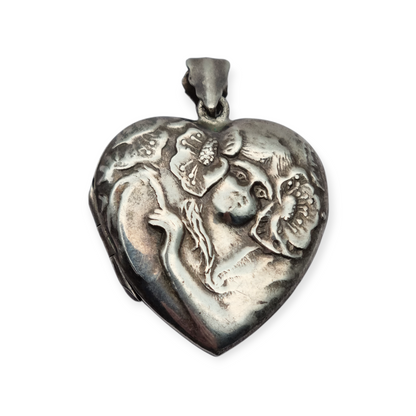 Heart-shaped locket pendant in Art Nouveau style, made of silver, Spain 1970-80