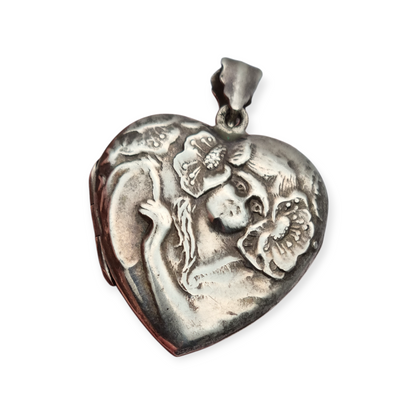 Heart-shaped locket pendant in Art Nouveau style, made of silver, Spain 1970-80