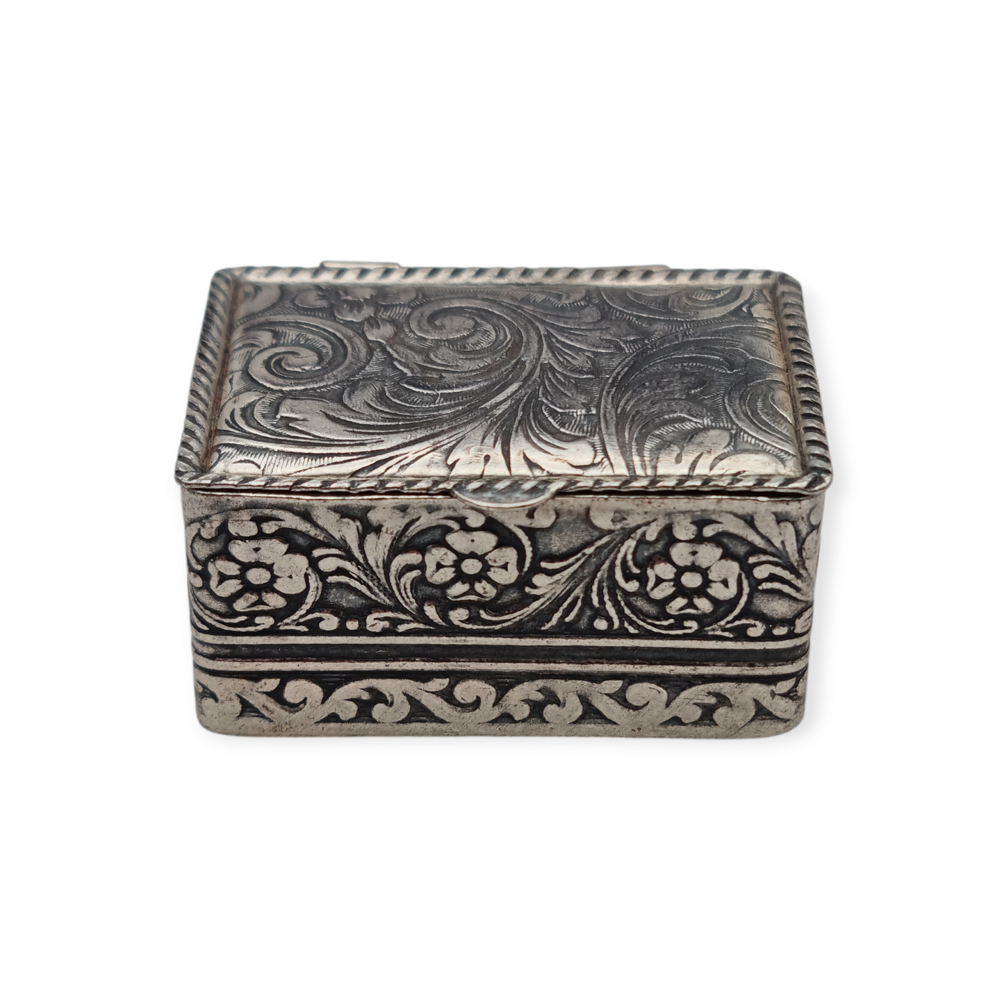 Vintage engraved 925 silver box – Europe, mid-20th century