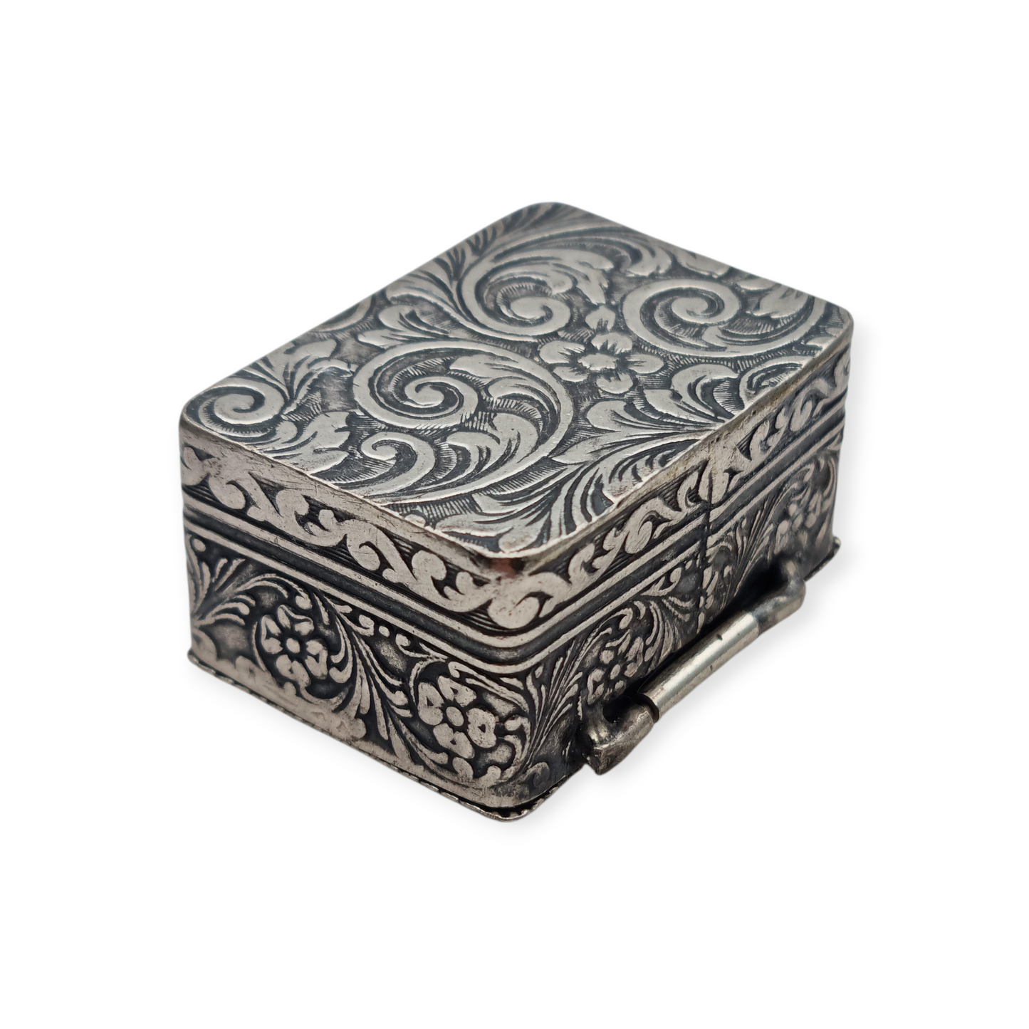 Vintage engraved 925 silver box – Europe, mid-20th century