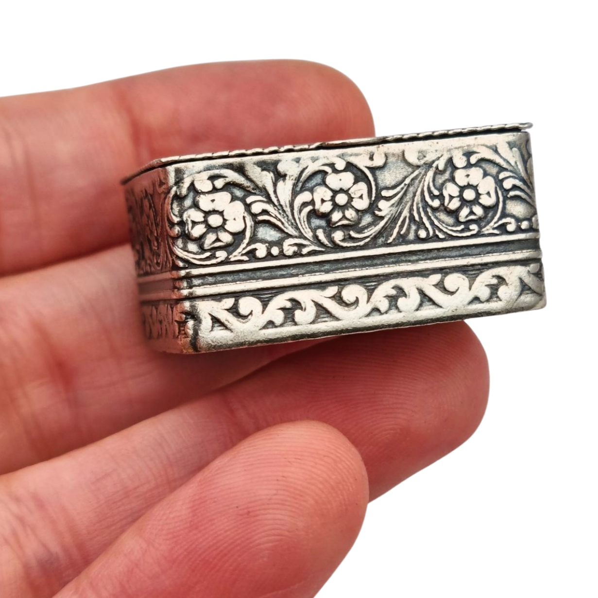 Vintage engraved 925 silver box – Europe, mid-20th century